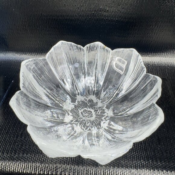 Kosta Boda Water Lilly Textured Glass Flower Bowl Dish  Clear Heavy Glass VTG - Picture 1 of 14